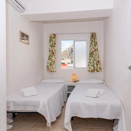 On The Voramar By Sealand 波连萨港